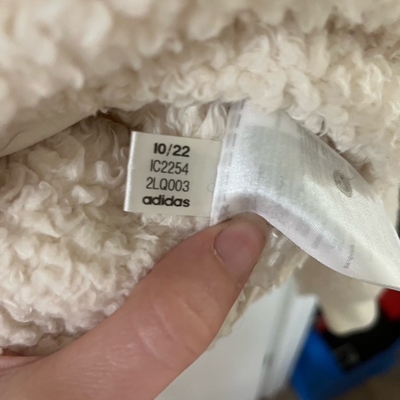 adidas ESSENTIALS+ FLUFFY TEDDY HOODIE Cream - Picture 8 of 8